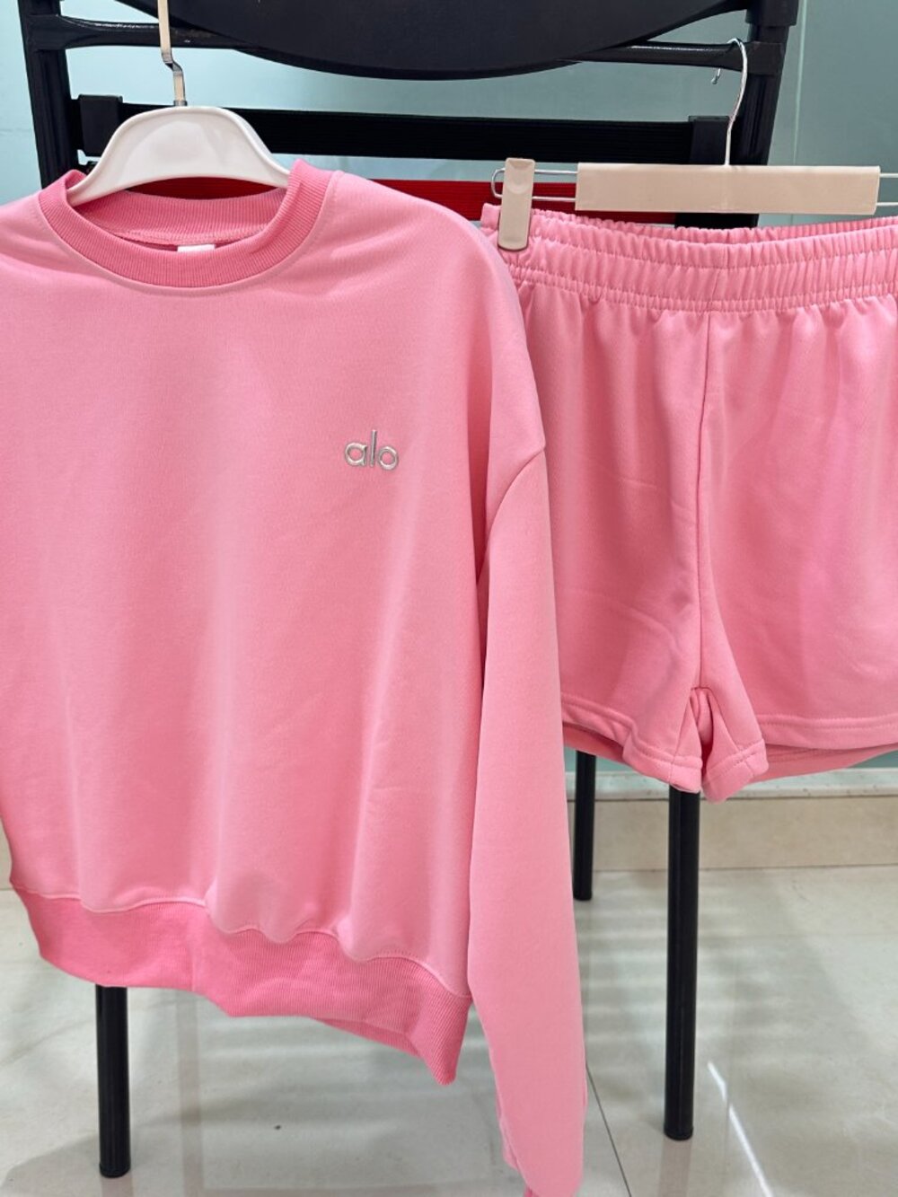 Women's ALO Pink Long-sleeved Top + Shorts Sz M - Picture 4 of 4